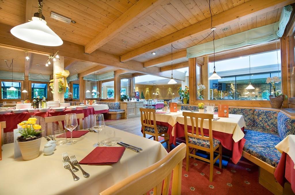 Sporthotel Rosatti Dimaro Ngoại thất bức ảnh