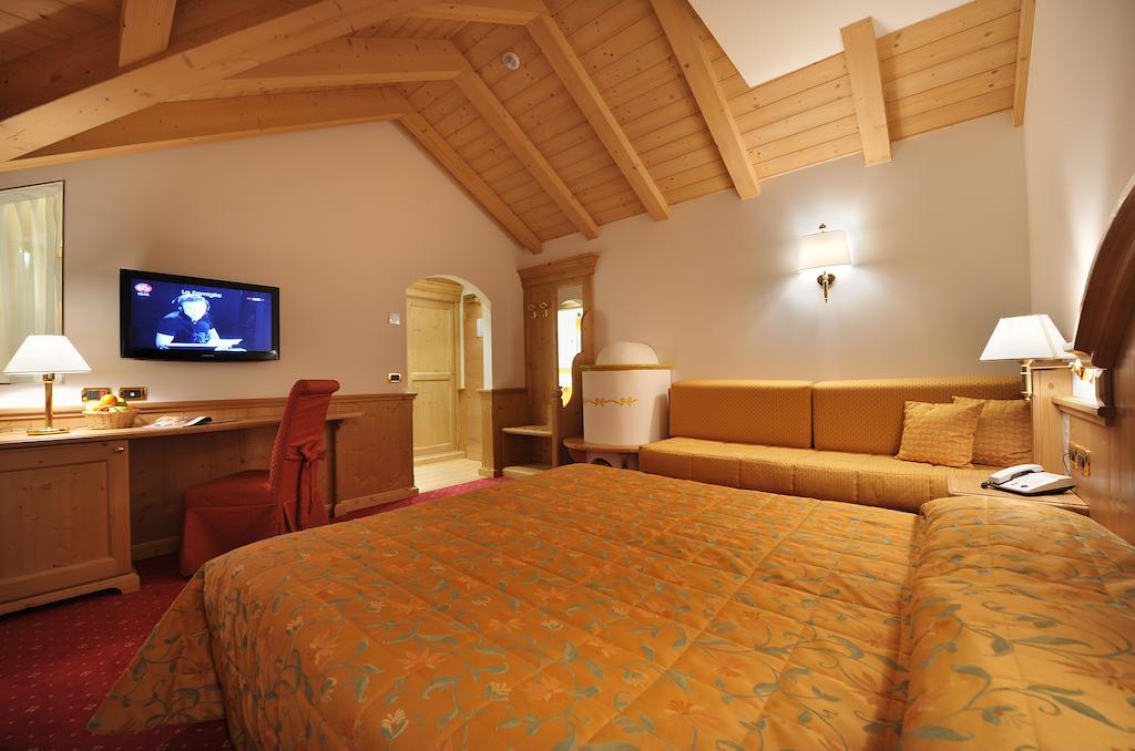 Sporthotel Rosatti Dimaro Phòng bức ảnh