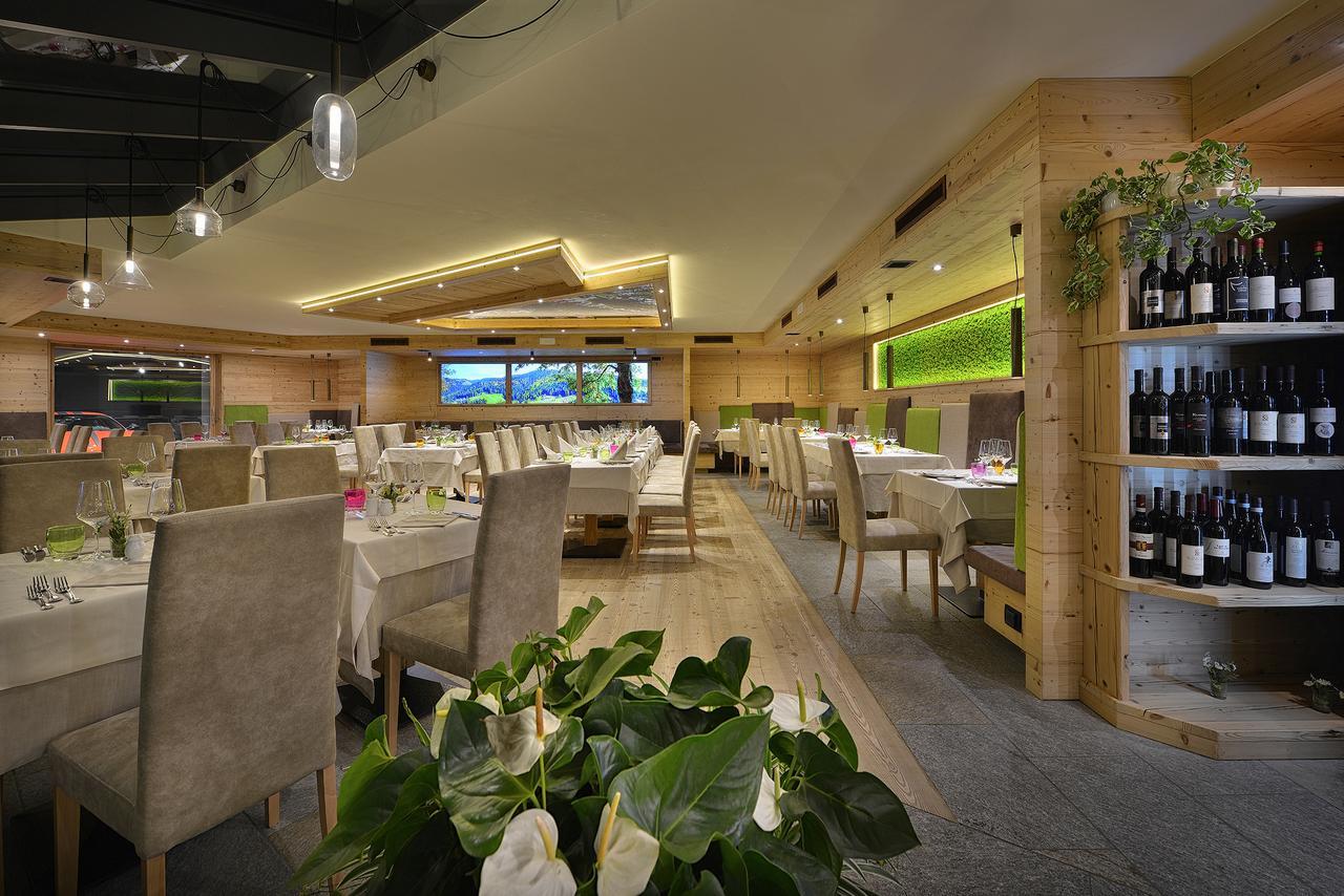 Sporthotel Rosatti Dimaro Ngoại thất bức ảnh
