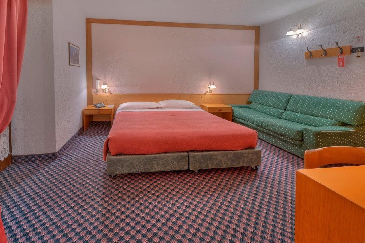 Sporthotel Rosatti Dimaro Ngoại thất bức ảnh